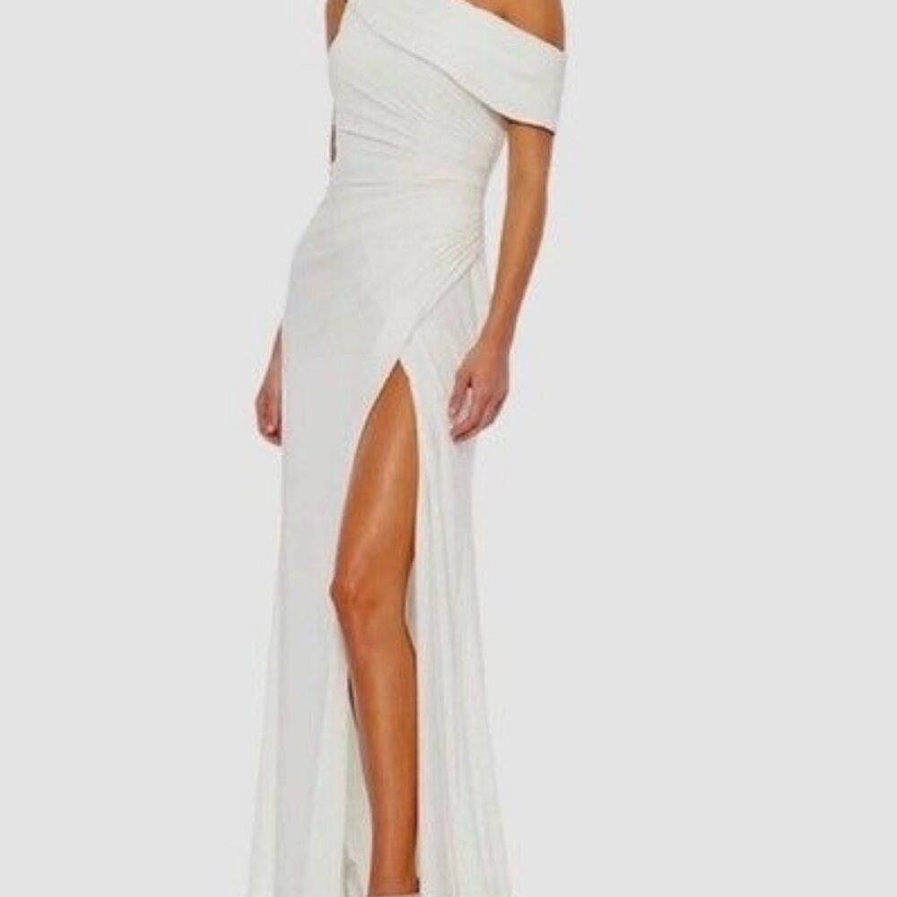 Leena for Mac Duggal Size 6 Off the Shoulder Side Split White Gown